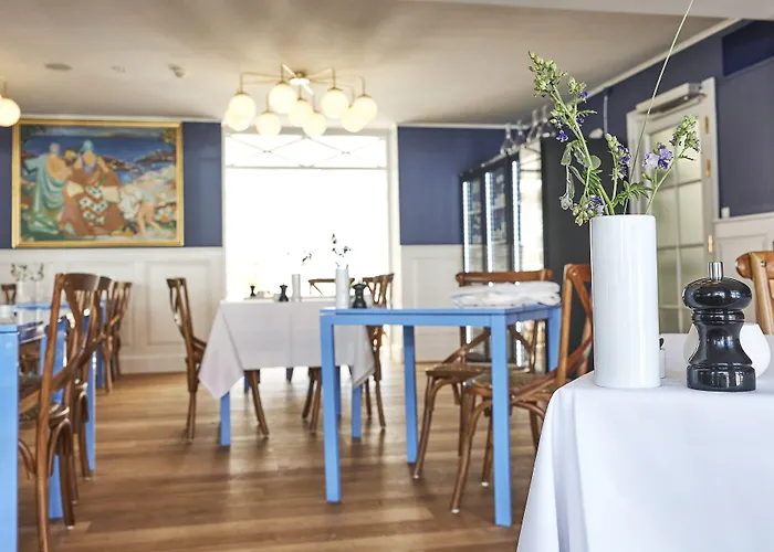 Strandhotellet Hotel 4*