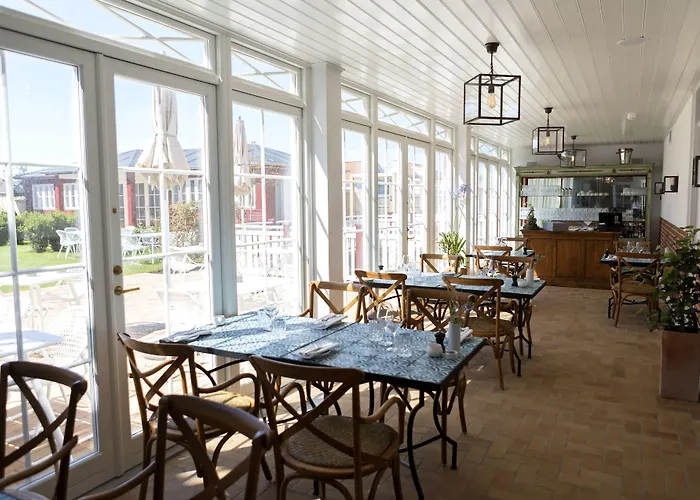 Strandhotellet Hotel 4*